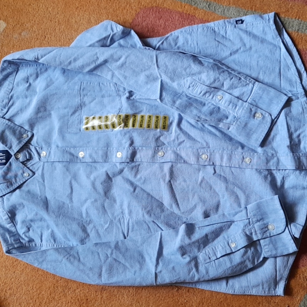 New! Gap men's button-up shirt